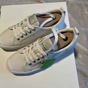 CARIUMA OCA Low Women Sneakers - Conscious Comfort in Off-White Canvas, Size 7.5